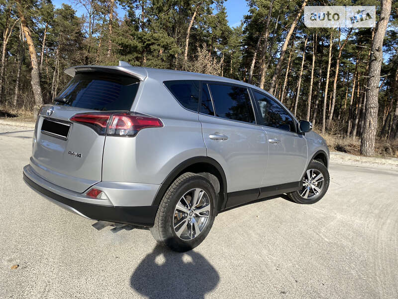 2017 toyota rav4