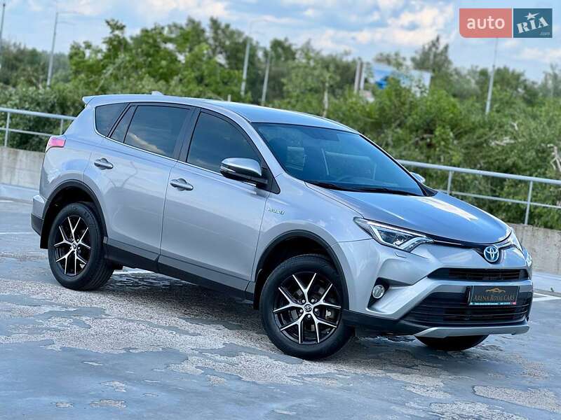 2016 toyota rav-4-hybrid