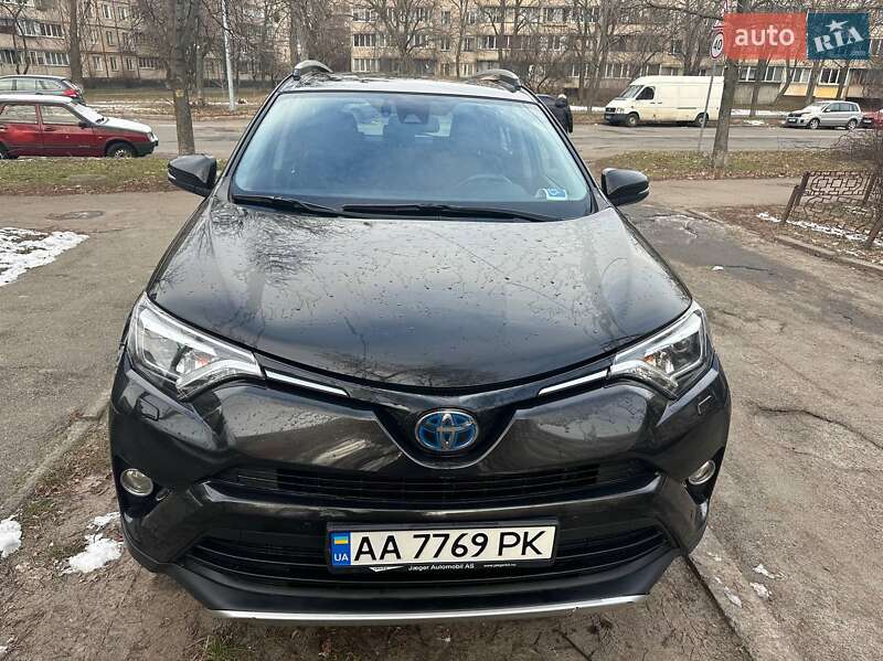 2016 toyota rav-4 hybrid