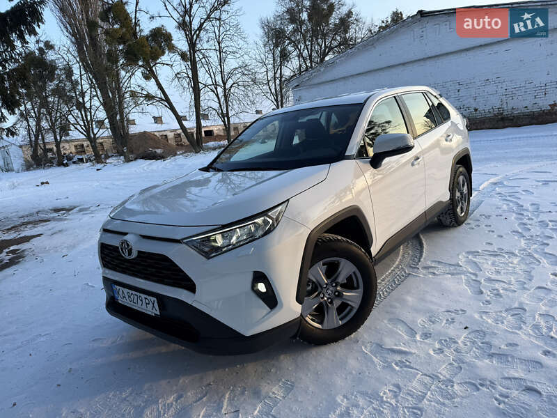 2023 toyota rav4