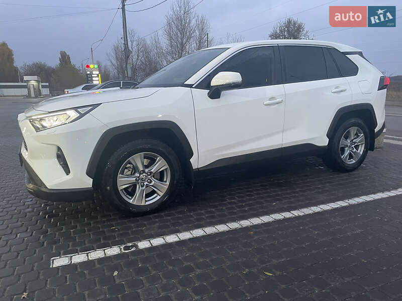 2023 toyota rav4