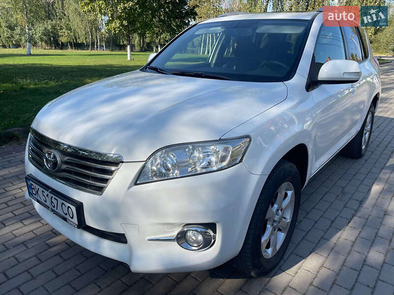 2011 toyota rav4