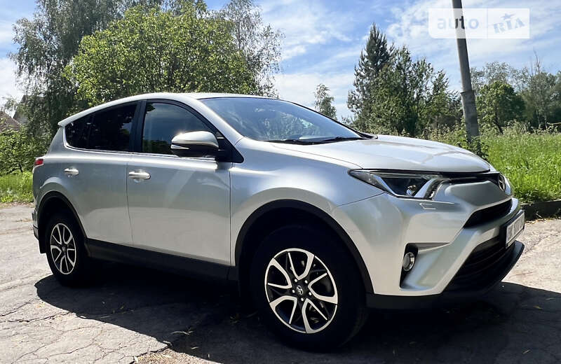 2016 toyota rav4