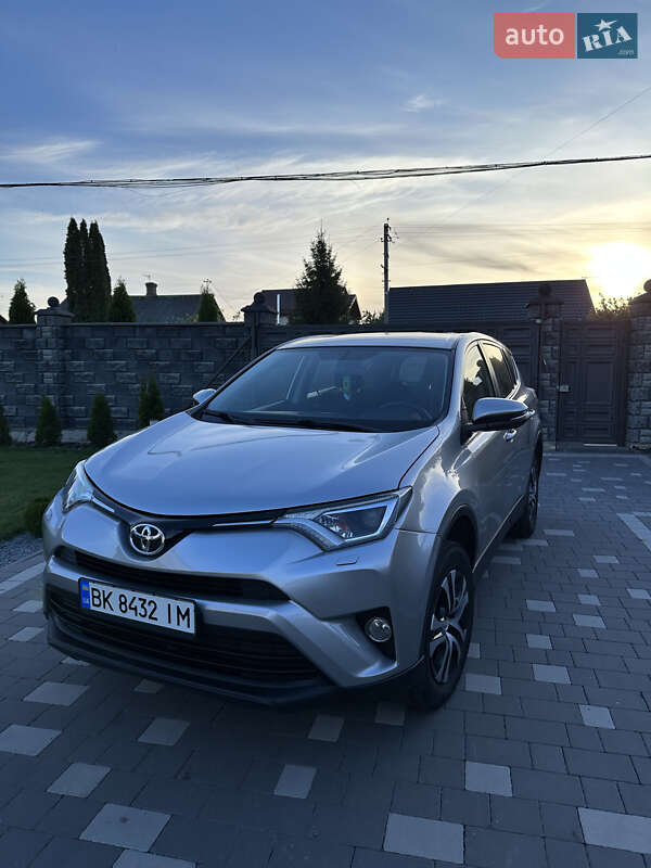 2017 toyota rav4