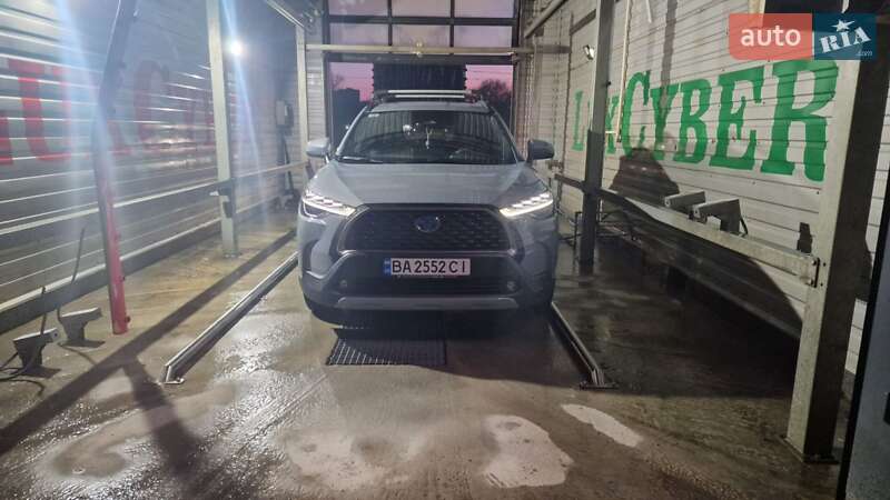 2022 toyota corolla cross hybrid