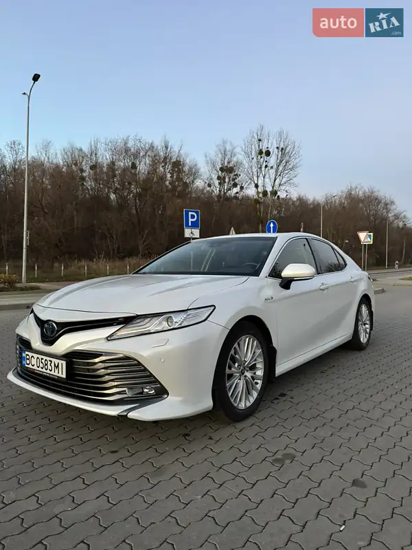 2019 toyota camry