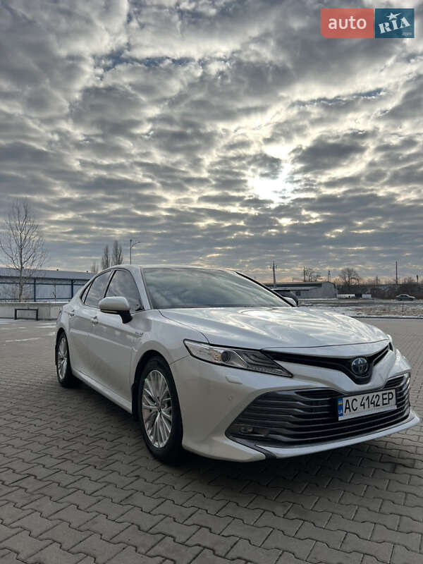 2020 toyota camry