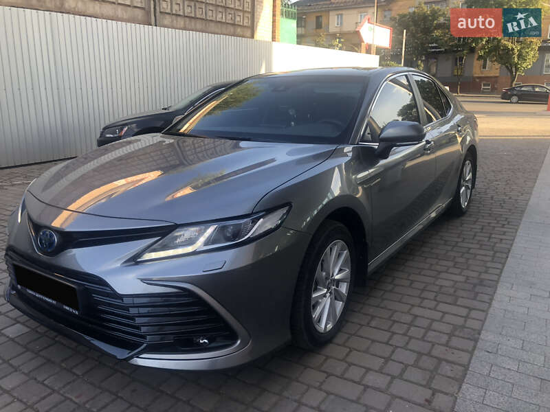 2021 toyota camry
