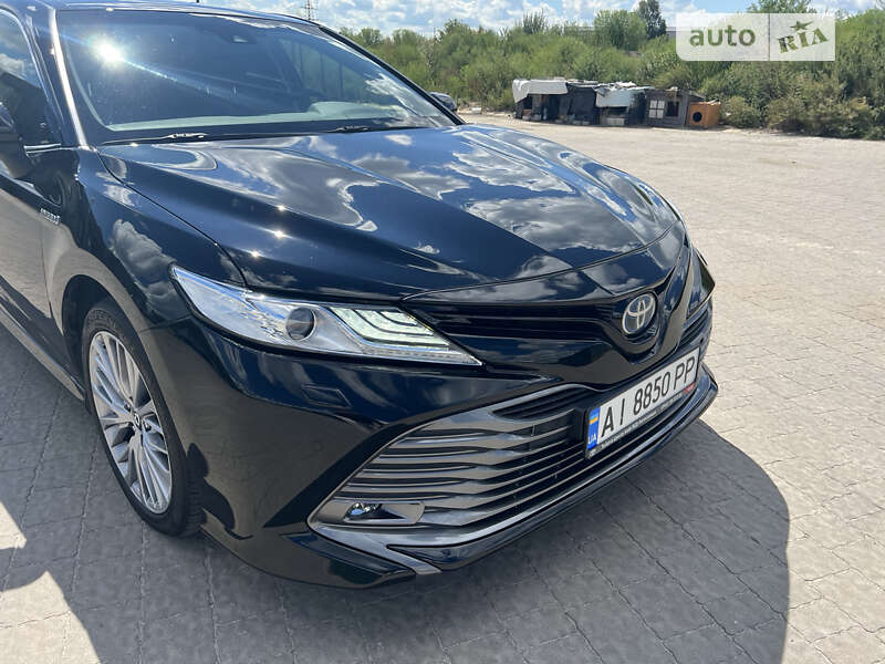 2019 toyota camry