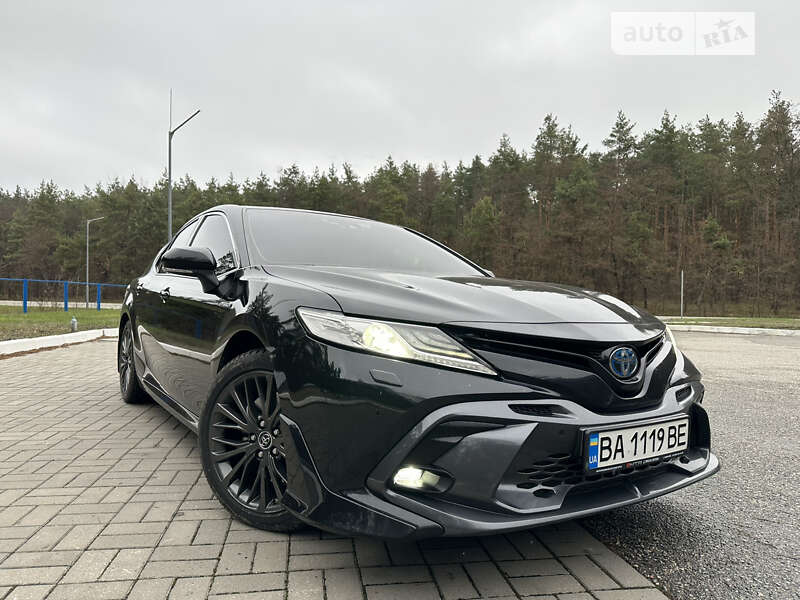 2019 toyota camry