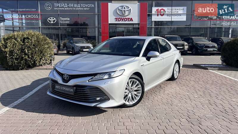 2019 toyota camry