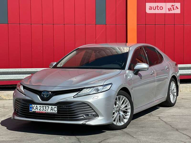 2019 toyota camry