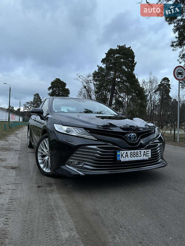 2019 toyota camry