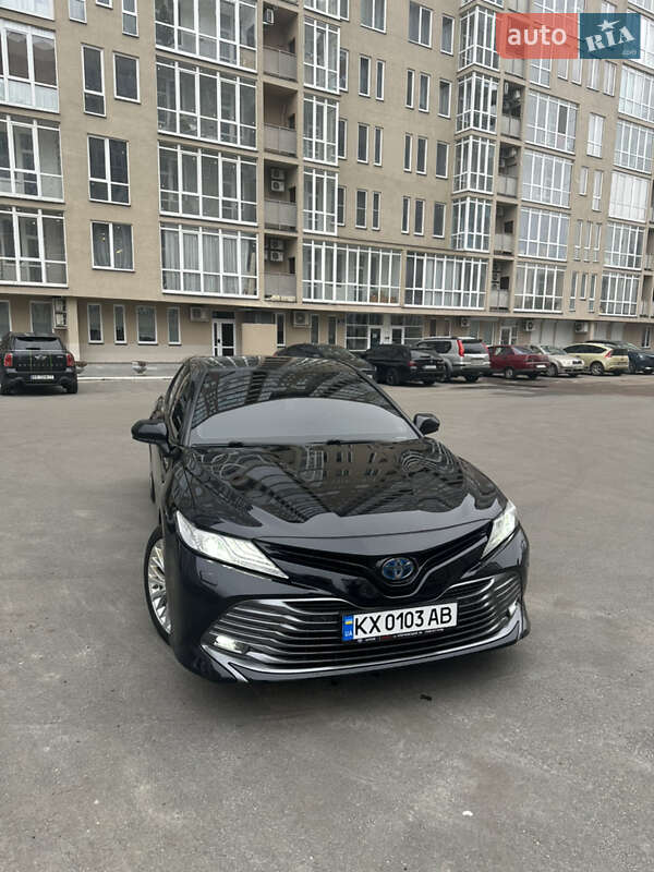 2020 toyota camry