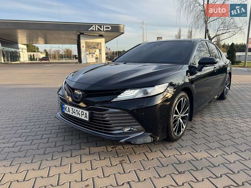 2020 toyota camry
