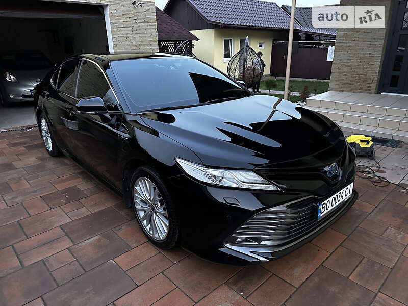 2020 toyota camry