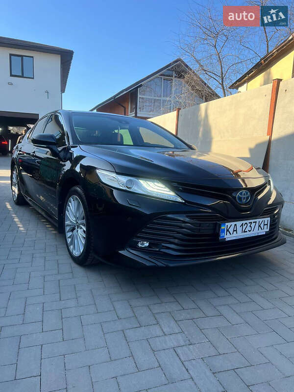 2019 toyota camry