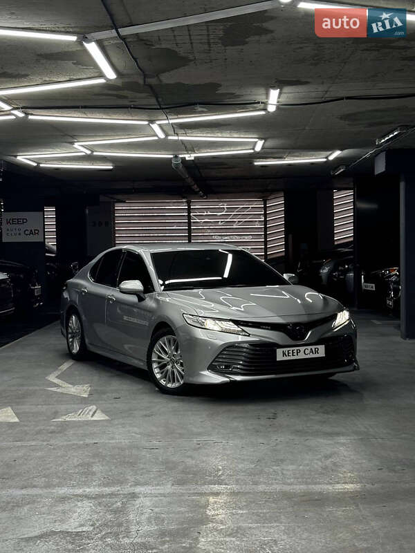 2019 toyota camry