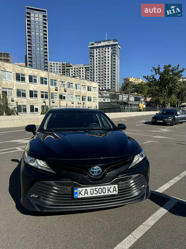 2019 toyota camry