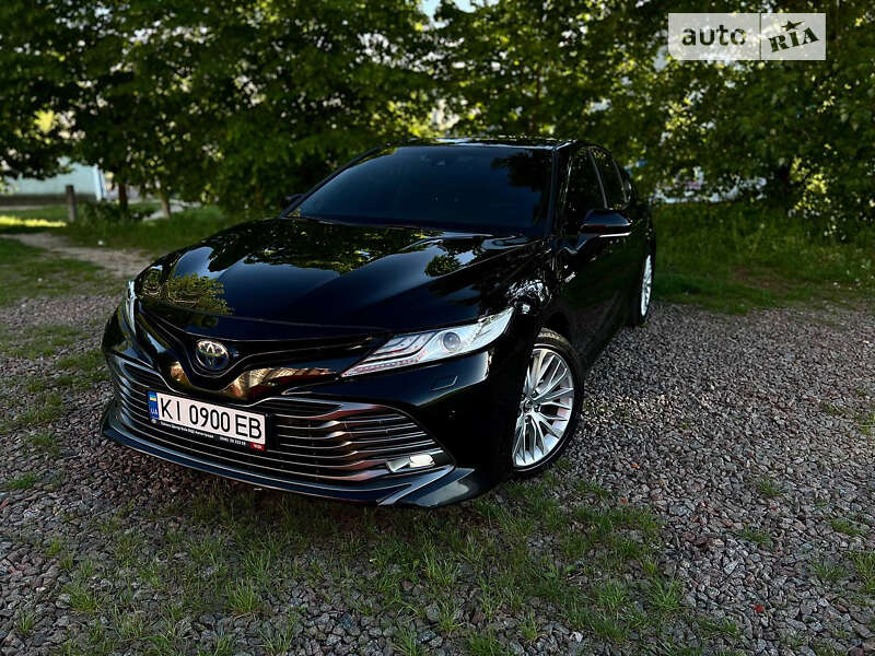 2019 toyota camry