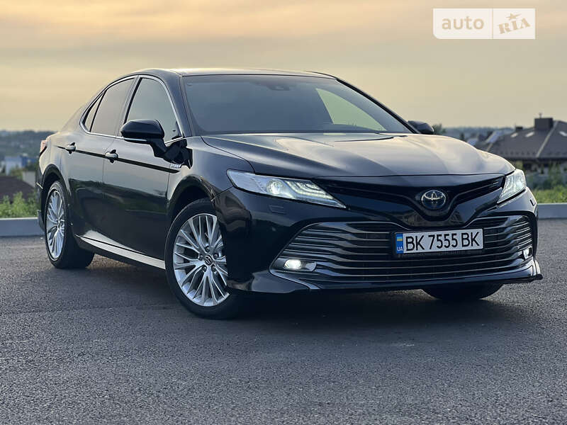 2020 toyota camry