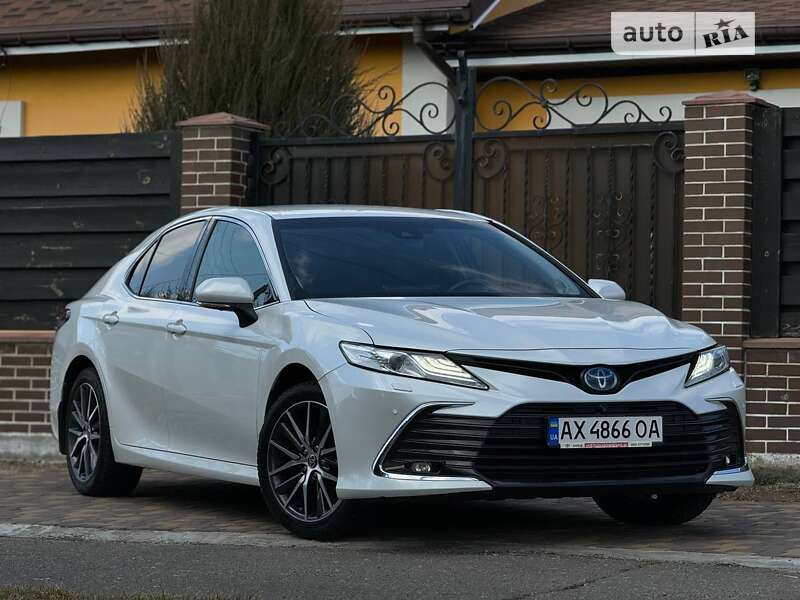 2021 toyota camry