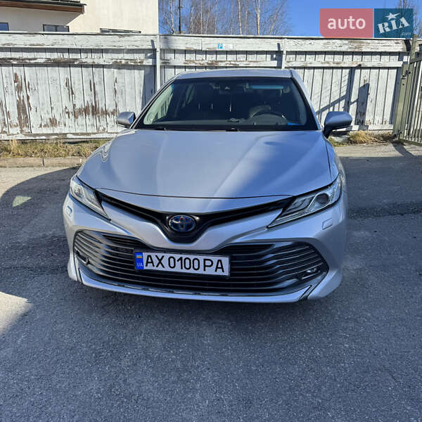 2019 toyota camry
