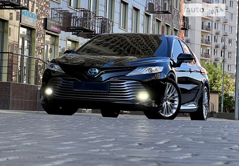 2019 toyota camry