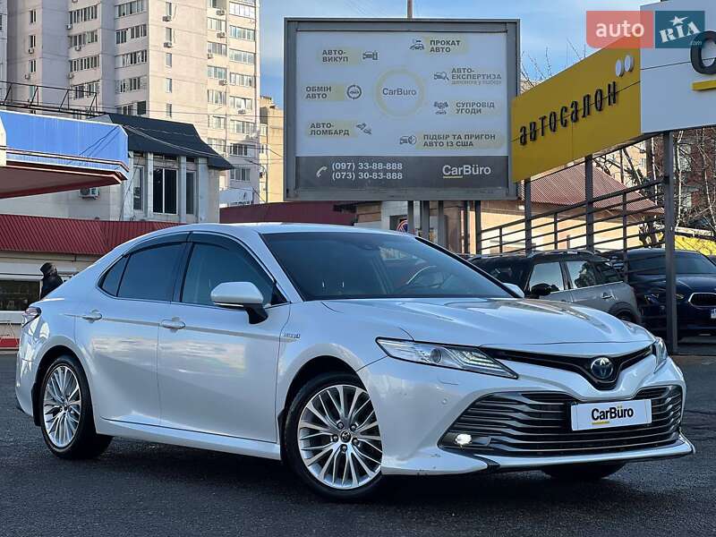 2019 toyota camry