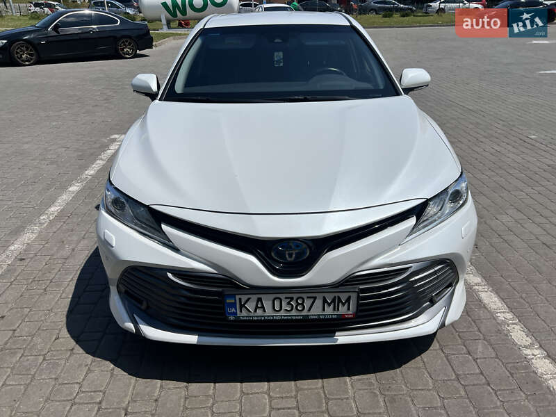 2020 toyota camry