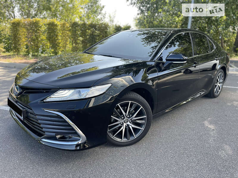 2022 toyota camry hybrid