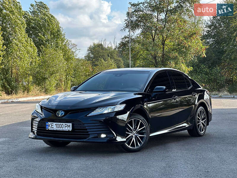 2022 toyota camry hybrid