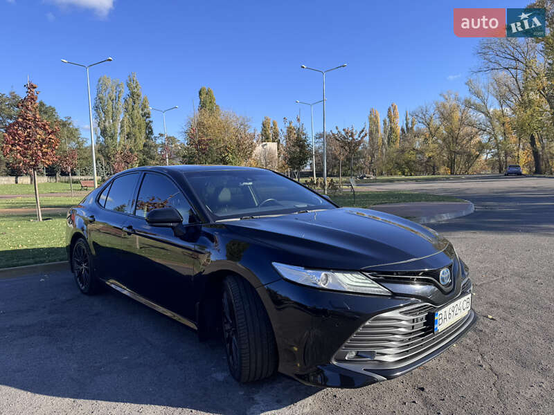 2019 toyota camry
