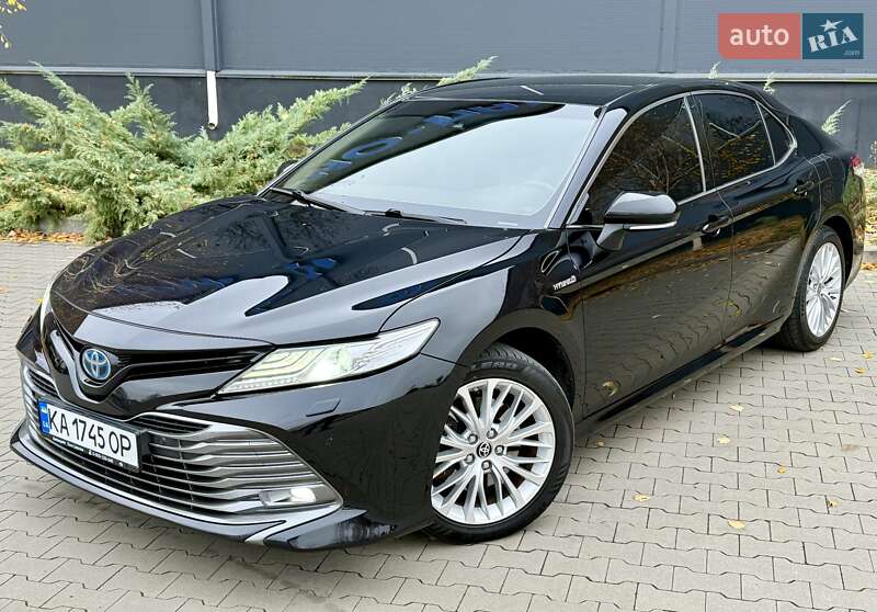 2020 toyota camry