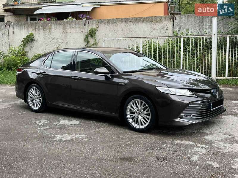 2020 toyota camry