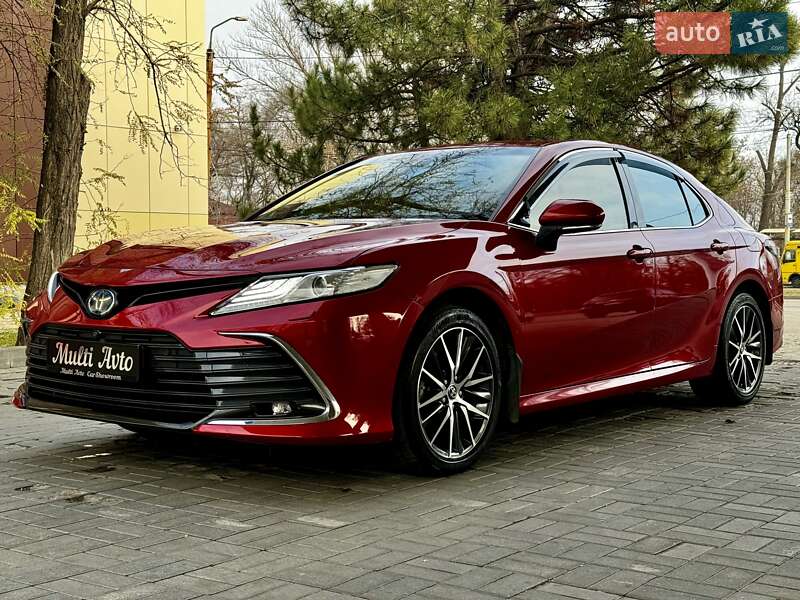 2022 toyota camry hybrid