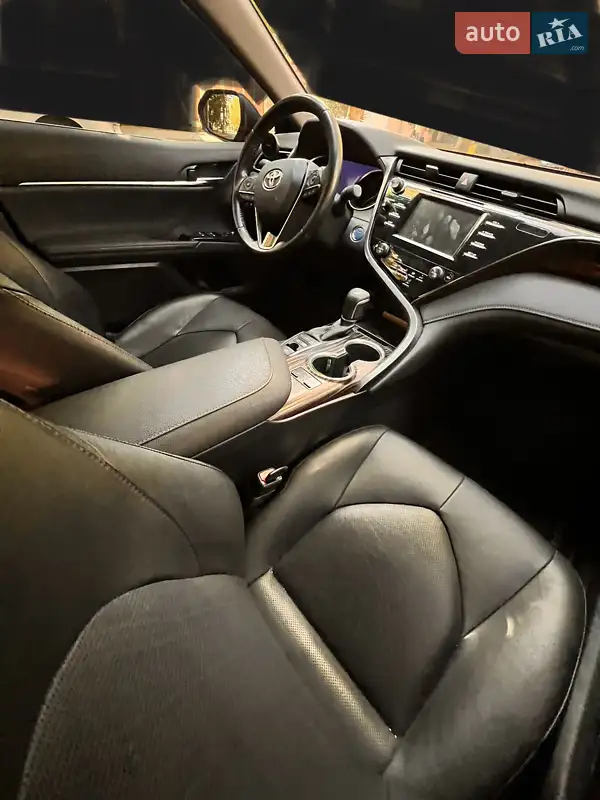 2020 toyota camry
