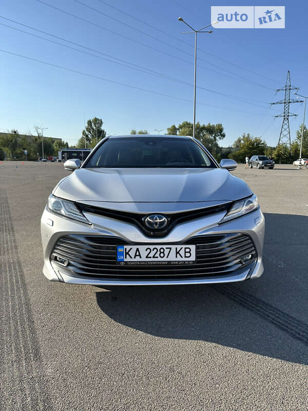 2020 toyota camry