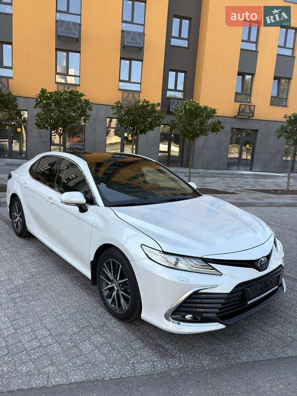 2021 toyota camry