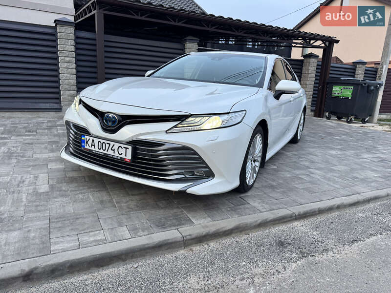 2019 toyota camry