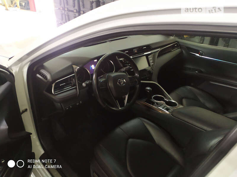 2020 toyota camry