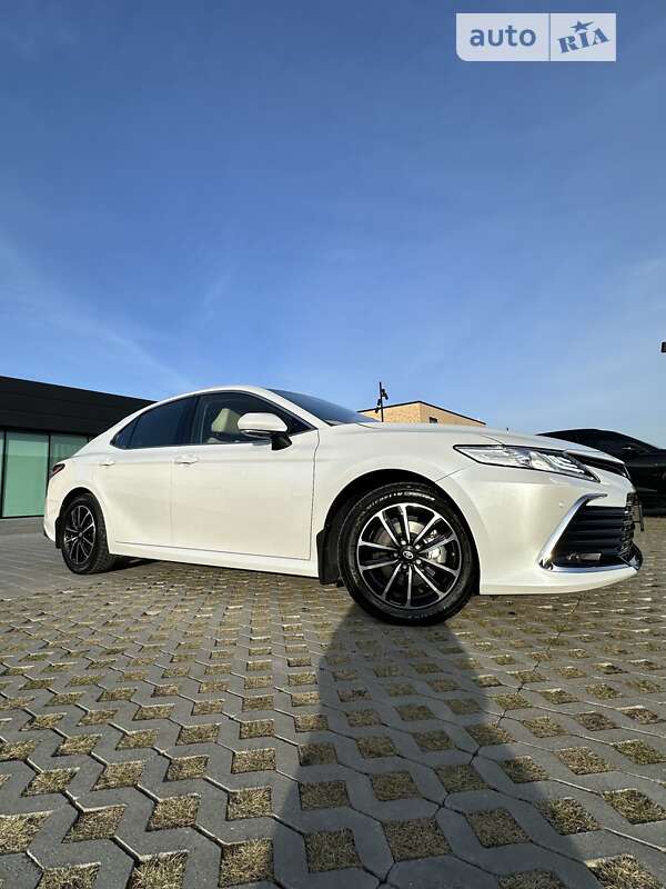 2021 toyota camry