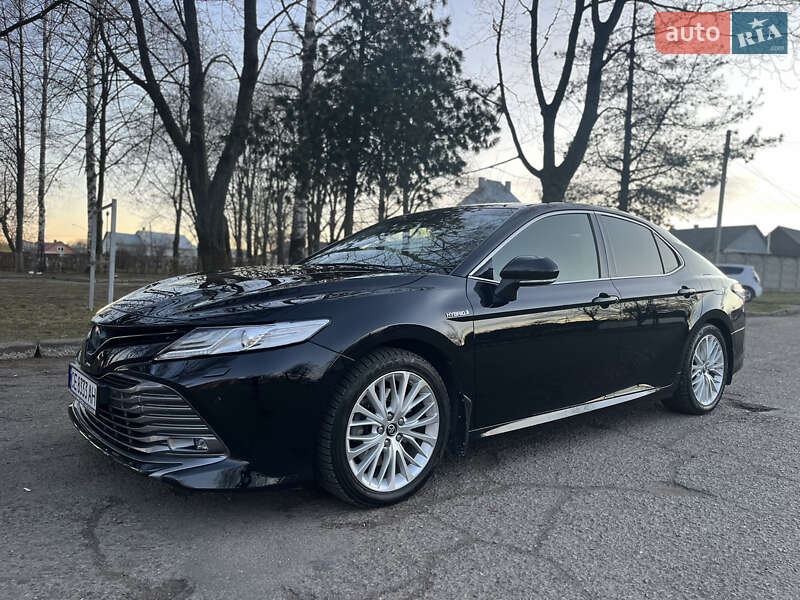 2019 toyota camry