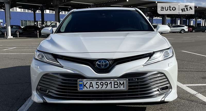 2019 toyota camry