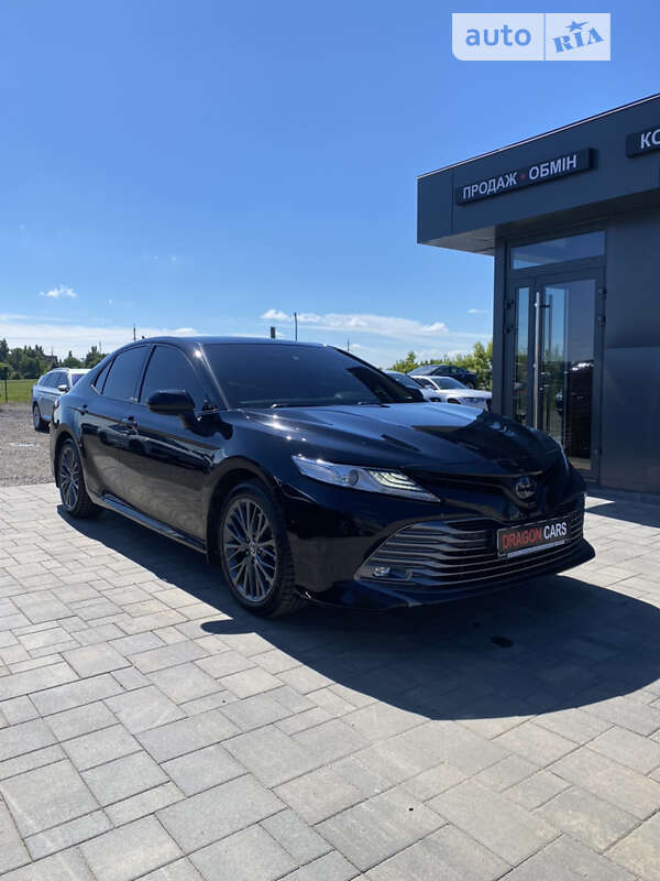 2019 toyota camry