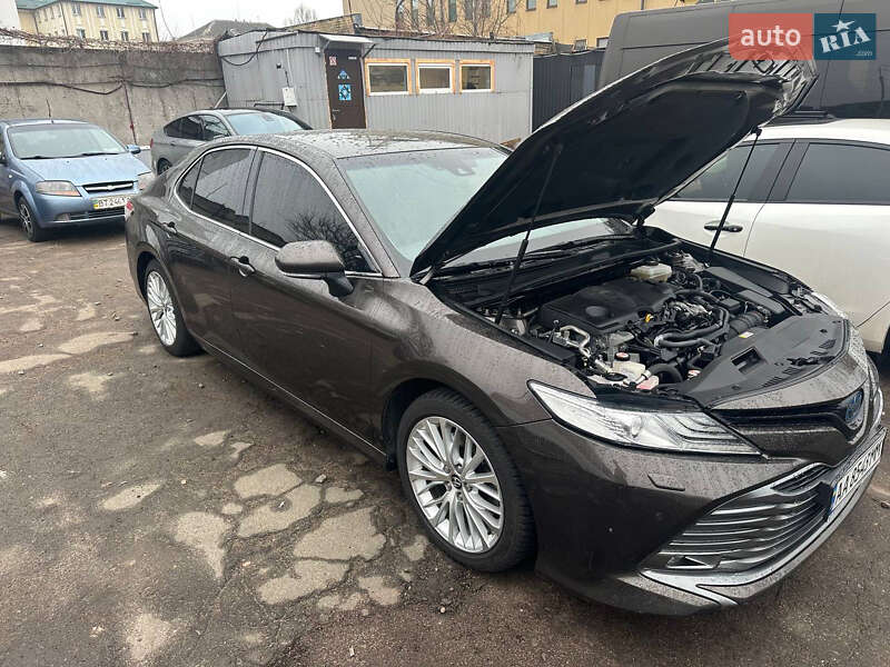 2019 toyota camry