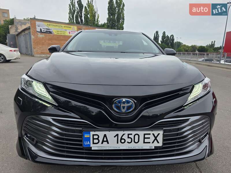 2019 toyota camry