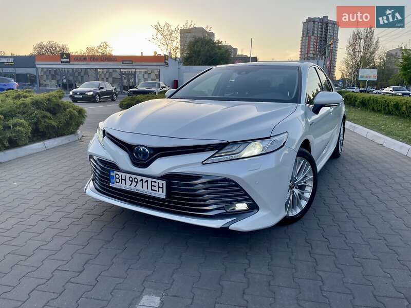 2020 toyota camry