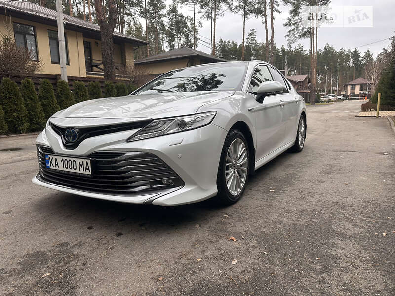 2020 toyota camry