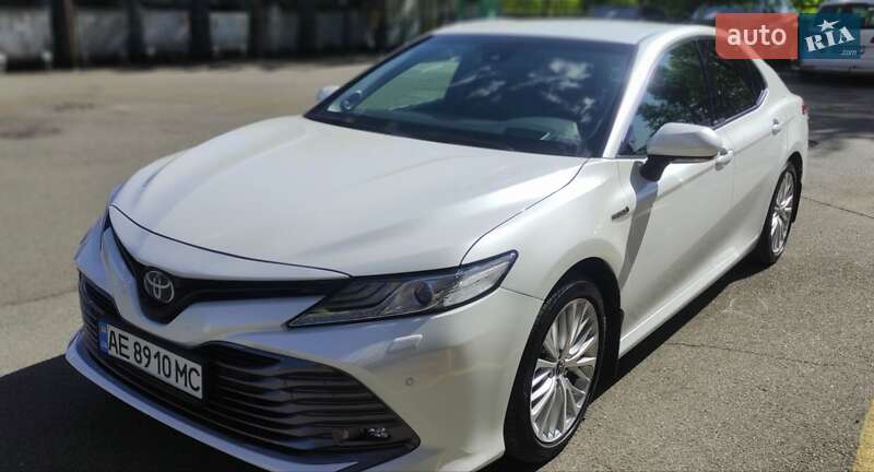 2019 toyota camry